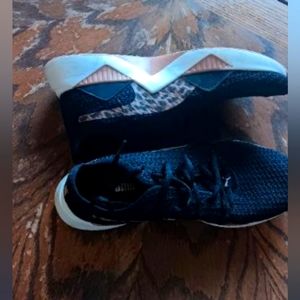 Size 8.5 puma sneakers